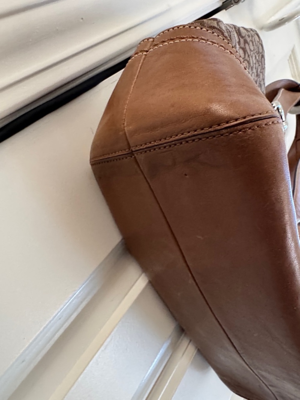 Coach Vintage Brown Signature Canvas Shoulder Bag with Tan Trim - Picture 5 of 16
